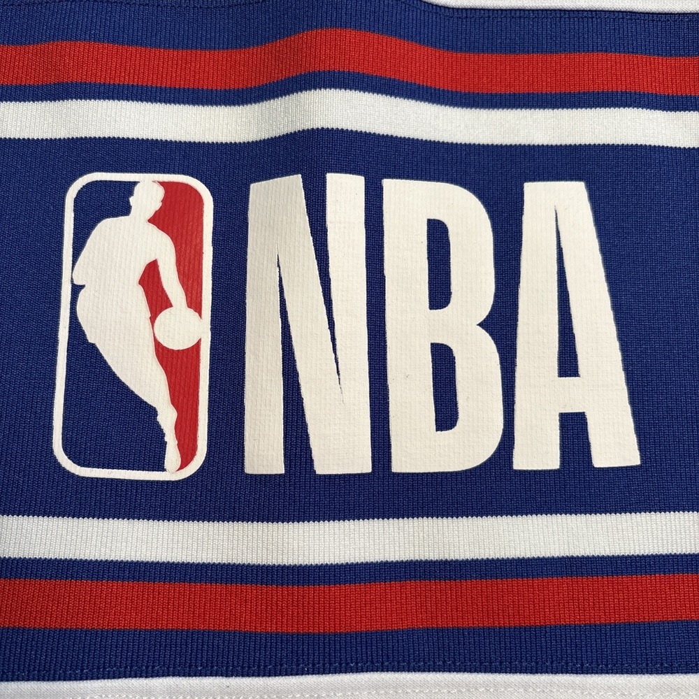 NBA Basketball Jersey Shirt Mens Medium White Blue Red Colorblock Logo V-Neck - Picture 2 of 10